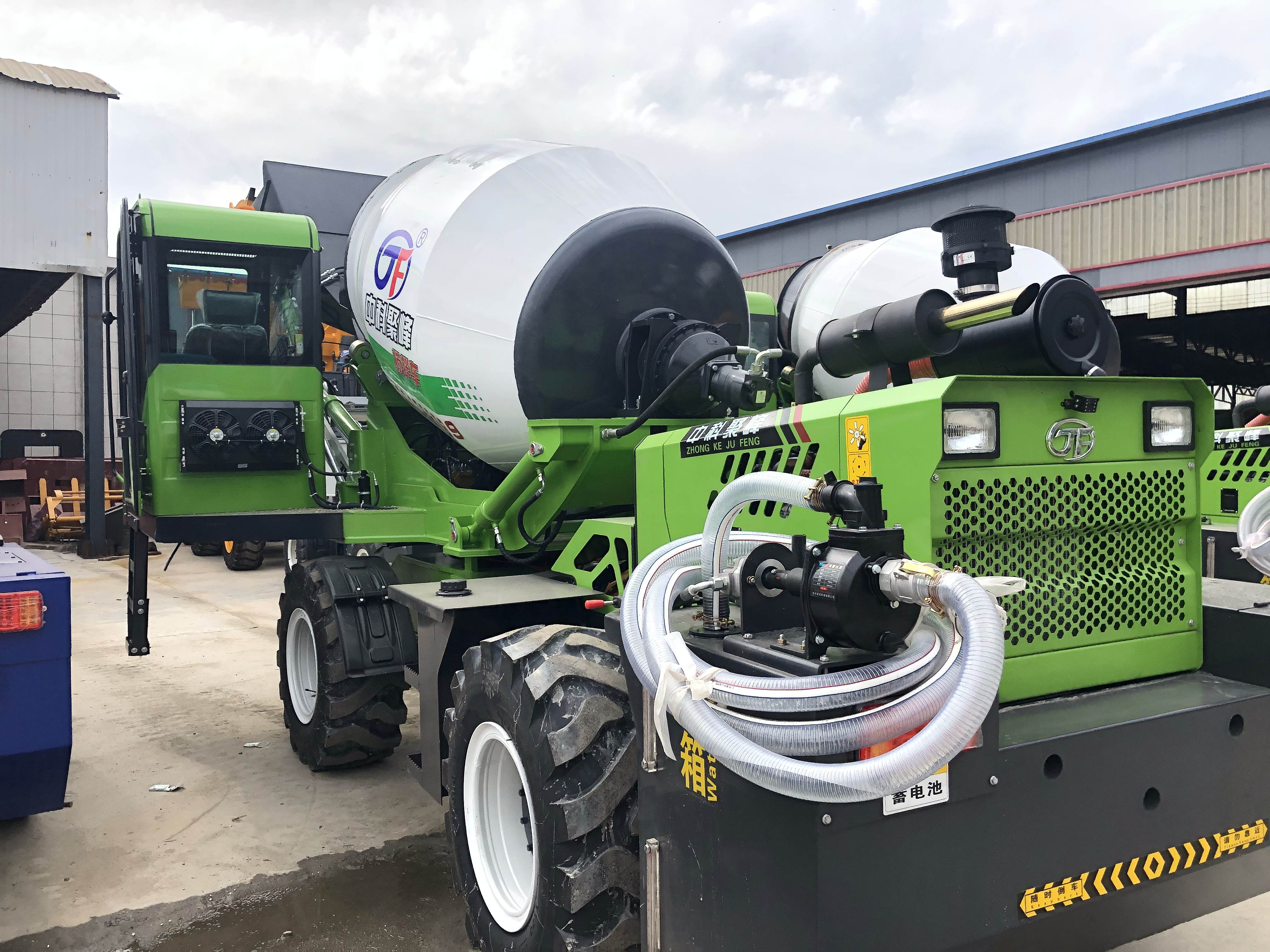 <b>全自動自上料攪拌車進行水泥操作的流程</b>