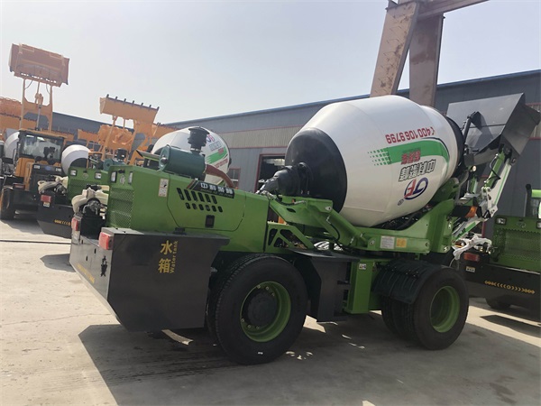 <b>自上料攪拌車出現打齒的現象的原因</b>