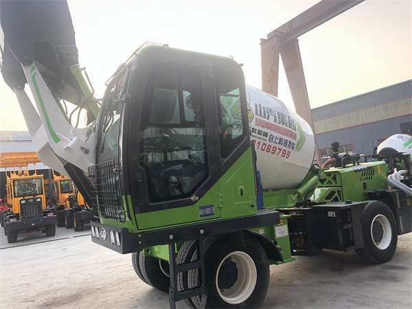 <b>多功能混凝土攪拌機運行異常</b>