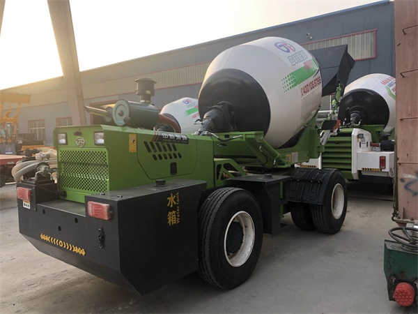 <b>全自動上料水泥攪拌車表面刮痕怎么辦？</b>