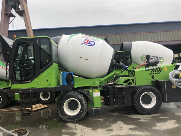 <b>混凝土自動上料攪拌車清理土壤殘渣的方法</b>