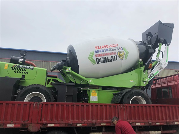 <b>混凝土自動上料攪拌車的制動技巧</b>