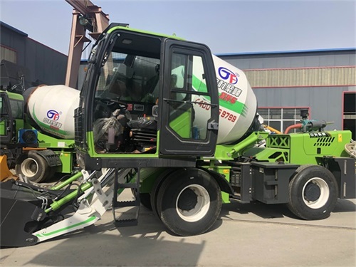 <b>全自動上料攪拌一體車多種方量可供選擇</b>