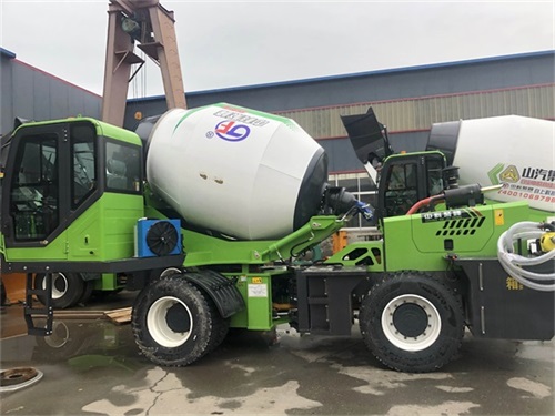 <b>自動上料攪拌車有哪些特點呢？</b>