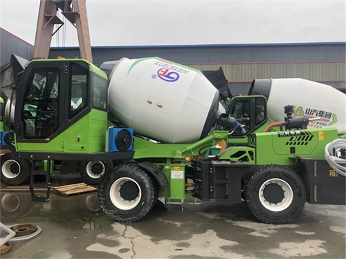 <b>自動上料攪拌車的定期維護</b>