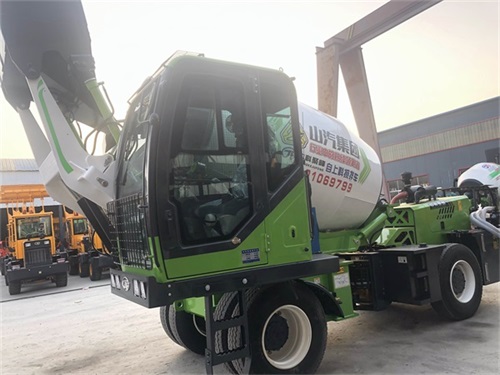 <b>操作自上料攪拌車的七大注意事項</b>