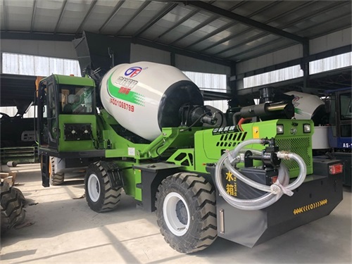 <b>自動(dòng)上料攪拌車到底是什么車？頂用嗎？</b>