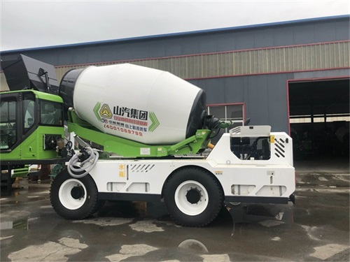 <b>自上料攪拌車操作須知的五項重要內容</b>