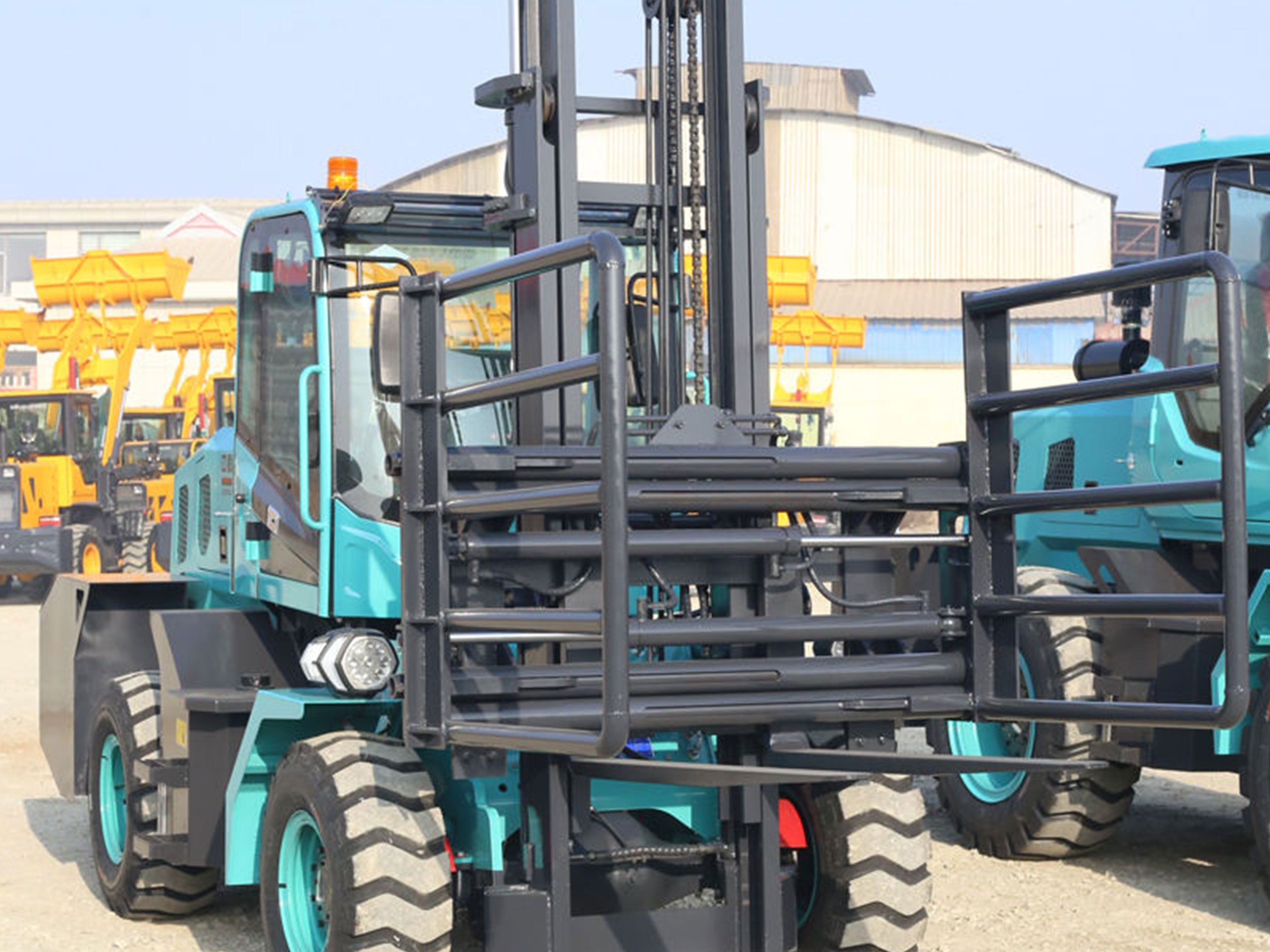 四驅(qū)越野叉車A版